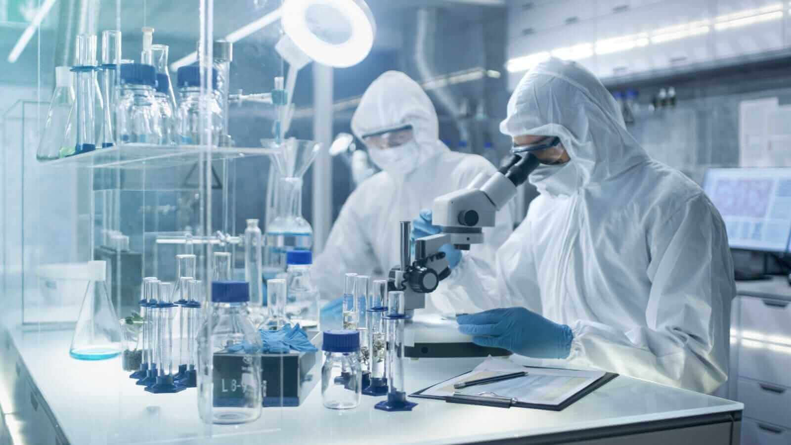 AI w biotech: Kto naprawdę wygrywa wyścig technologiczny?